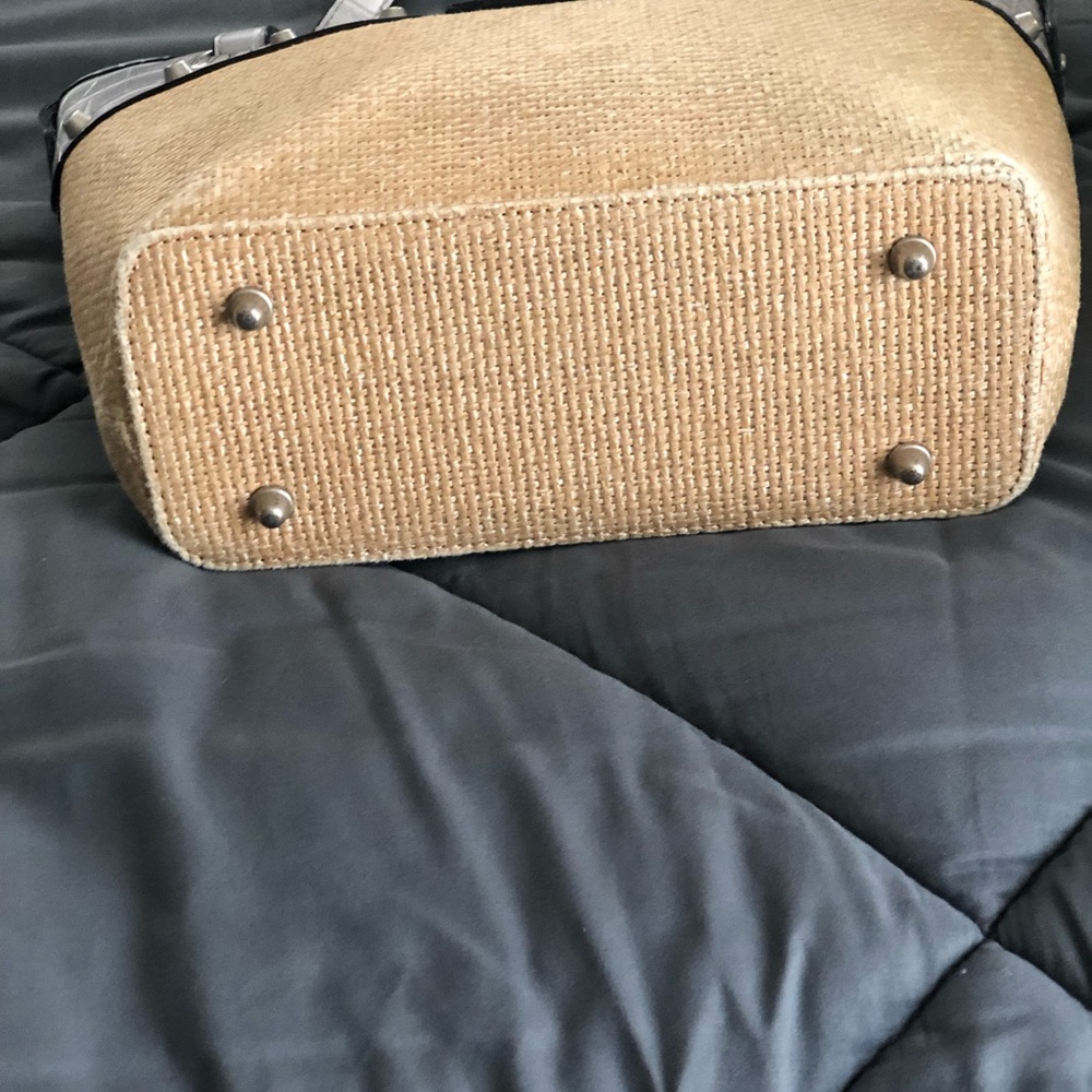 Guess Hand bag - Picture 3 of 7